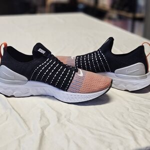 Nike Phantom Reacx- Black and Pink Running Shoes. Sz 13